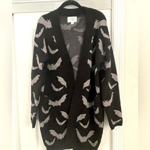 Unique Vintage Magnolia Park One Size Black Bat Cardigan with pockets